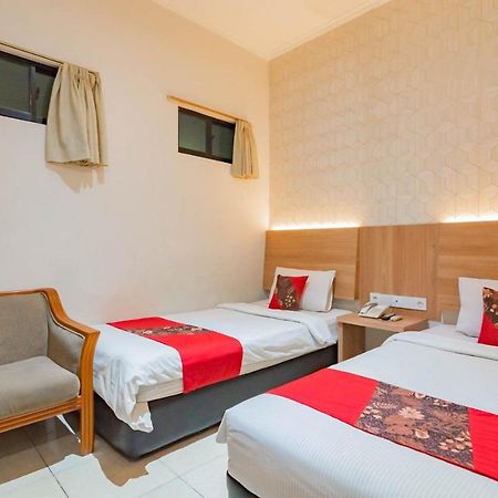 Cihampelas Hotel 2 Mitra Reddoorz Bandung Zewnętrze zdjęcie