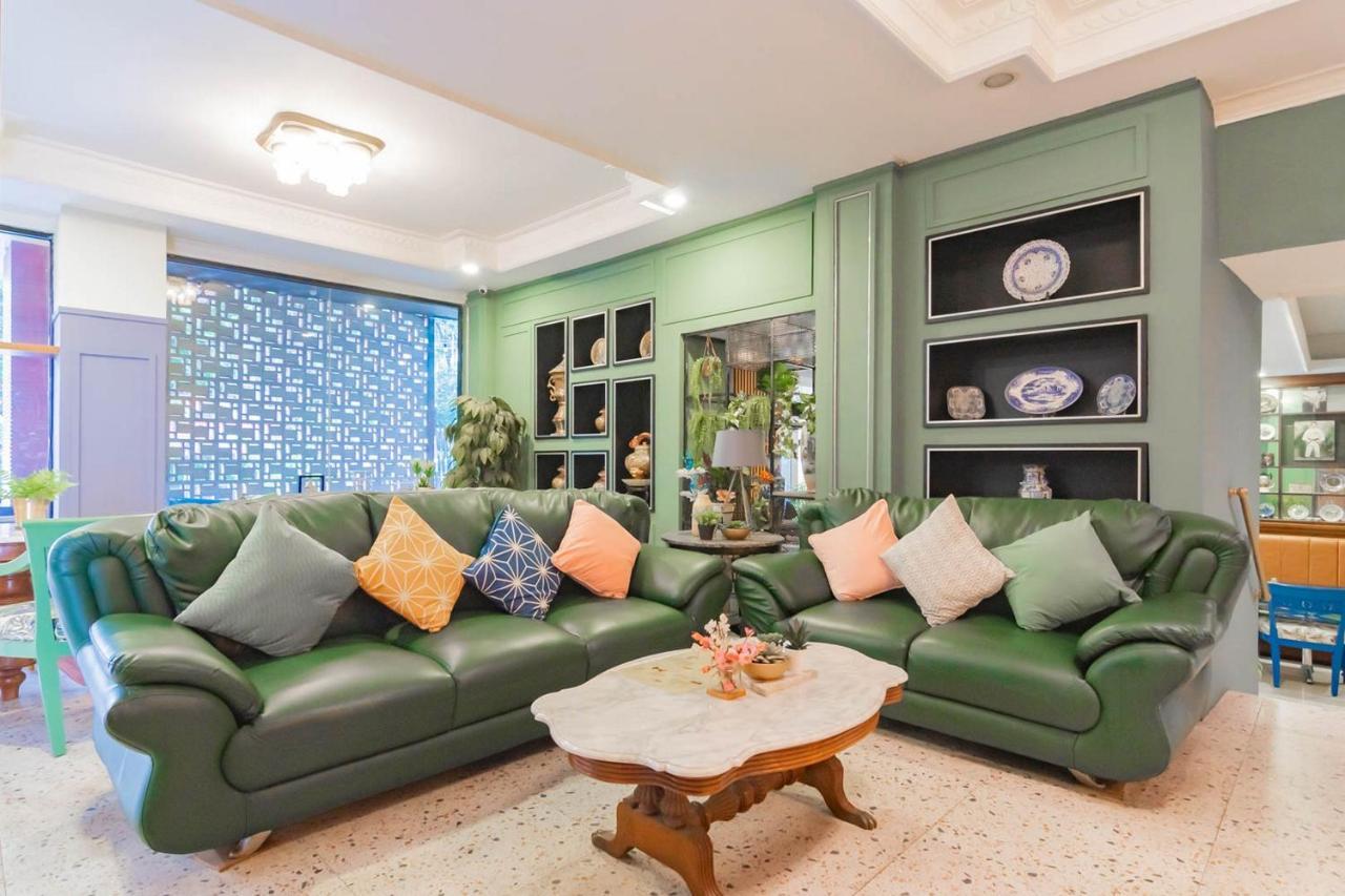 Cihampelas Hotel 2 Mitra Reddoorz Bandung Zewnętrze zdjęcie