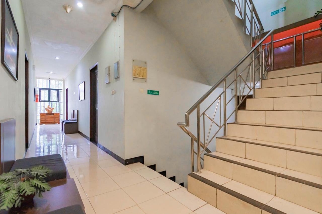 Cihampelas Hotel 2 Mitra Reddoorz Bandung Zewnętrze zdjęcie