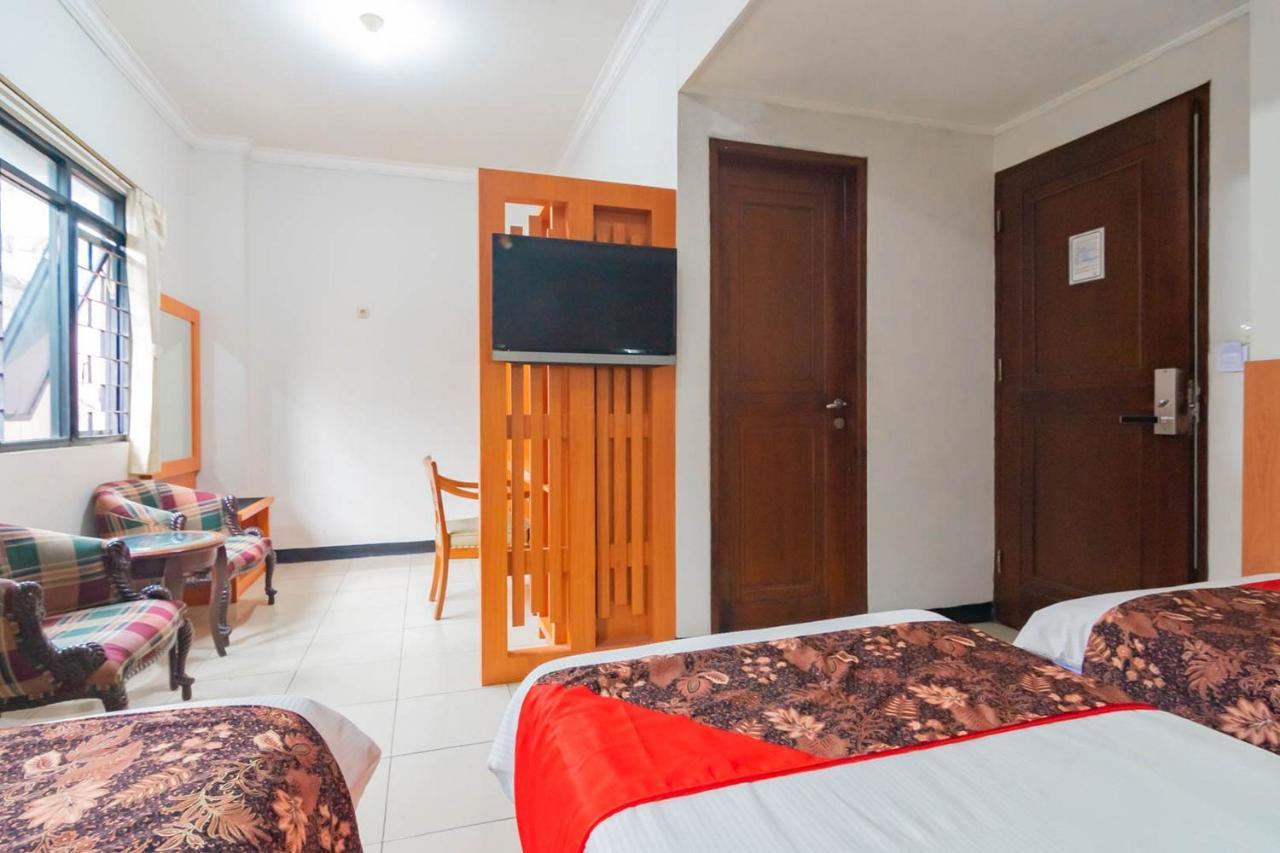 Cihampelas Hotel 2 Mitra Reddoorz Bandung Zewnętrze zdjęcie